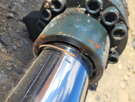 Hyundai Hx220lc Boom Lift Ram Cylinder 31k6-50110, 31k6-50120, 31y1-45410 - 유압 실린더 굴착기 용 : 사진 5 Hyundai Hx220lc Boom Lift Ram Cylinder 31k6-50110, 31k6-50120, 31y1-45410 - 유압 실린더 굴착기 용 : 사진 5