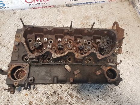 Hyundai Robex R140lc-9a, R160lc-9a, Engine Cylinder Head 3539605 - 엔진 및 부품 : 사진 4 Hyundai Robex R140lc-9a, R160lc-9a, Engine Cylinder Head 3539605 - 엔진 및 부품 : 사진 4