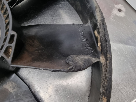 John Deere 6100, 6000 Series, Cooling Fan L79028 - 팬 : 사진 3 John Deere 6100, 6000 Series, Cooling Fan L79028 - 팬 : 사진 3