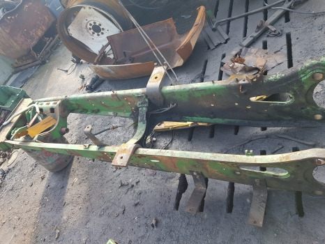 John Deere 6110 Main Frame Assy Al154823, Al114447, Al116521 - 운전실 서스펜션 : 사진 1 John Deere 6110 Main Frame Assy Al154823, Al114447, Al116521 - 운전실 서스펜션 : 사진 1