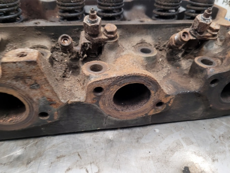 John Deere 6600, 6506, 6800, 6900 Engine Cylinder Head R112747, Re48617 - 실린더 헤드 : 사진 3 John Deere 6600, 6506, 6800, 6900 Engine Cylinder Head R112747, Re48617 - 실린더 헤드 : 사진 3