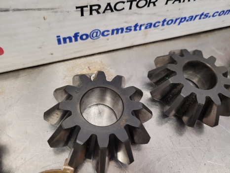 John Deere 6800, 6900, 7410 Rear Axle Differential Gear Kit R74868, R105848 - 뒷 차축 : 사진 5 John Deere 6800, 6900, 7410 Rear Axle Differential Gear Kit R74868, R105848 - 뒷 차축 : 사진 5