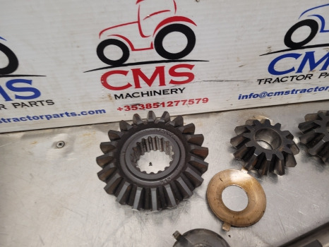 John Deere 6800, 6900, 7410 Rear Axle Differential Gear Kit R74868, R105848 - 뒷 차축 : 사진 2 John Deere 6800, 6900, 7410 Rear Axle Differential Gear Kit R74868, R105848 - 뒷 차축 : 사진 2