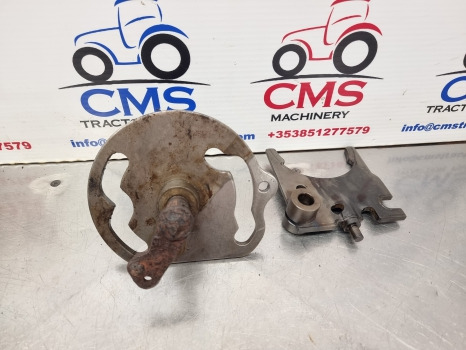 John Deere 7700, 7800, 7810, 7910, Pto Brackets Support Al82581, Re33205 - 변속기 : 사진 1 John Deere 7700, 7800, 7810, 7910, Pto Brackets Support Al82581, Re33205 - 변속기 : 사진 1