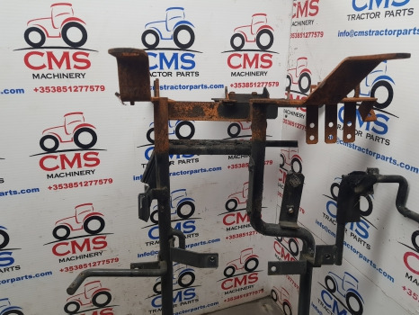 Kubota M5092 Cooler, Radiator Frame - 보디 및 외관 : 사진 4 Kubota M5092 Cooler, Radiator Frame - 보디 및 외관 : 사진 4