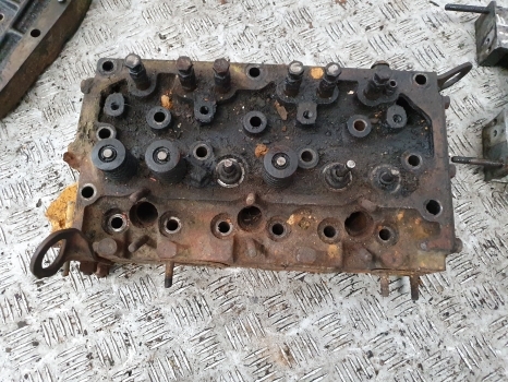 Massey Ferguson 133, 135, 140, 145, 148, 150, Ad3.152 Cylinder Head 86550 - 실린더 헤드 장궤형 트랙터 용 : 사진 1 Massey Ferguson 133, 135, 140, 145, 148, 150, Ad3.152 Cylinder Head 86550 - 실린더 헤드 장궤형 트랙터 용 : 사진 1