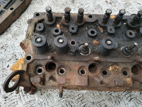 Massey Ferguson 133, 135, 140, 145, 148, 150, Ad3.152 Cylinder Head 86550 - 실린더 헤드 장궤형 트랙터 용 : 사진 2 Massey Ferguson 133, 135, 140, 145, 148, 150, Ad3.152 Cylinder Head 86550 - 실린더 헤드 장궤형 트랙터 용 : 사진 2