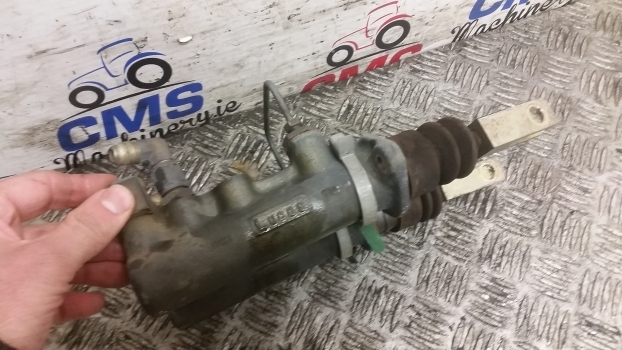 Massey Ferguson 3050, 3630, 6150, 8150 Brake Master Cylinders Kit 3383079m5 - 브레이크 실린더 장궤형 트랙터 용 : 사진 3 Massey Ferguson 3050, 3630, 6150, 8150 Brake Master Cylinders Kit 3383079m5 - 브레이크 실린더 장궤형 트랙터 용 : 사진 3