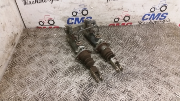 Massey Ferguson 3050, 3630, 6150, 8150 Brake Master Cylinders Kit 3383079m5 - 브레이크 실린더 장궤형 트랙터 용 : 사진 1 Massey Ferguson 3050, 3630, 6150, 8150 Brake Master Cylinders Kit 3383079m5 - 브레이크 실린더 장궤형 트랙터 용 : 사진 1