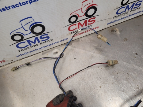 Massey Ferguson 4355, 4255, 4245 Cab Roof Wiring Loom Roof Wiring Loom - 케이블/ 와이어 하니스 : 사진 3 Massey Ferguson 4355, 4255, 4245 Cab Roof Wiring Loom Roof Wiring Loom - 케이블/ 와이어 하니스 : 사진 3