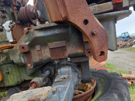 Massey Ferguson 5450 Front Axle Support Frame Bolster - 앞 차축 농업용 기계 용 : 사진 2 Massey Ferguson 5450 Front Axle Support Frame Bolster - 앞 차축 농업용 기계 용 : 사진 2