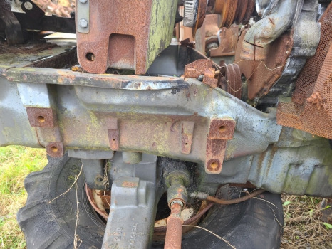 Massey Ferguson 5450 Front Axle Support Frame Bolster - 앞 차축 농업용 기계 용 : 사진 1 Massey Ferguson 5450 Front Axle Support Frame Bolster - 앞 차축 농업용 기계 용 : 사진 1