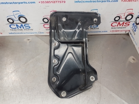 New Holland Case T5.95, T5.75, Case Farmall Series Muffler Bracket Lhs 84529547 - 머플러 장궤형 트랙터 용 : 사진 1 New Holland Case T5.95, T5.75, Case Farmall Series Muffler Bracket Lhs 84529547 - 머플러 장궤형 트랙터 용 : 사진 1