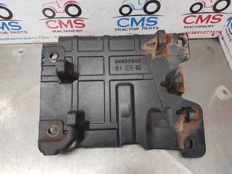 New Holland Case T5.95, T5.75, T5.115 Muffler Support 84600908, 84528662 - 머플러 장궤형 트랙터 용 : 사진 1 New Holland Case T5.95, T5.75, T5.115 Muffler Support 84600908, 84528662 - 머플러 장궤형 트랙터 용 : 사진 1