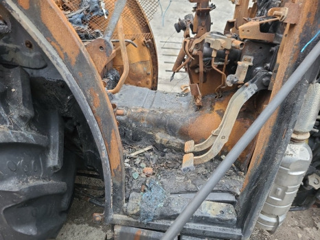 New Holland T4.90v Transmission Gearbox Complete 47372845, 48013267, 51411802 - 기어박스 : 사진 1 New Holland T4.90v Transmission Gearbox Complete 47372845, 48013267, 51411802 - 기어박스 : 사진 1