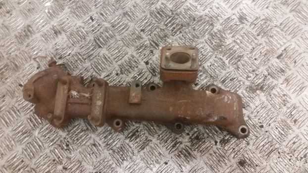 New Holland T5.100, T5.110, T5.120 Exhaust Manifold 5801418262 - 배기 매니폴드 장궤형 트랙터 용 : 사진 2 New Holland T5.100, T5.110, T5.120 Exhaust Manifold 5801418262 - 배기 매니폴드 장궤형 트랙터 용 : 사진 2