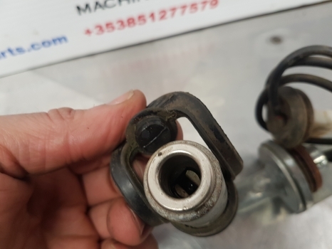 New Holland T5.95, T4, T5, Farmall Rotary Beacon Support 47788367 - 빛/ 조명 장궤형 트랙터 용 : 사진 4 New Holland T5.95, T4, T5, Farmall Rotary Beacon Support 47788367 - 빛/ 조명 장궤형 트랙터 용 : 사진 4
