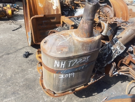 New Holland T7.225, T7.210 Exhaust Muffler 48145792 - 머플러 장궤형 트랙터 용 : 사진 1 New Holland T7.225, T7.210 Exhaust Muffler 48145792 - 머플러 장궤형 트랙터 용 : 사진 1