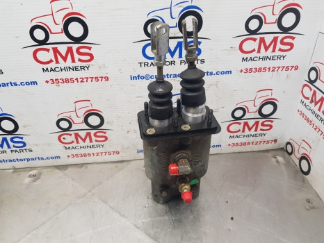 브레이크 실린더 농업용 기계 용 New Holland T7040, T7.260 Brake Master Cylinder 87315873, 87754484, 47777898 : 사진 9