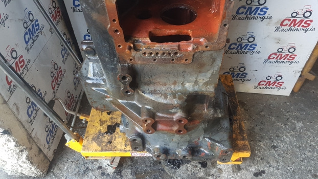New Holland Ts Series Transmission Gearbox Housing 82006985, 82012331. - 뒷 차축 : 사진 2 New Holland Ts Series Transmission Gearbox Housing 82006985, 82012331. - 뒷 차축 : 사진 2