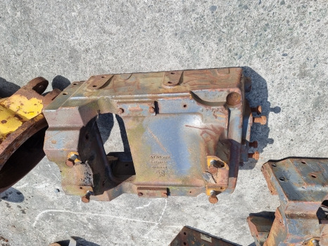 New Holland Ts110, Ts90, Ts Series, Front Axle Support 82014323, 82015000 - 앞 차축 : 사진 2 New Holland Ts110, Ts90, Ts Series, Front Axle Support 82014323, 82015000 - 앞 차축 : 사진 2