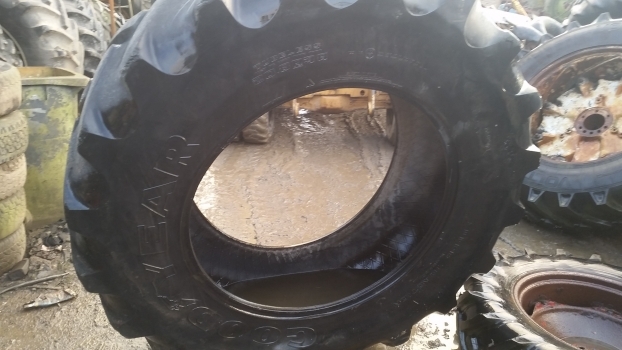 Old Stock Old Stock Rear Tyre Goodyear 20.8r38 5b03 - 타이어 장궤형 트랙터 용 : 사진 1 Old Stock Old Stock Rear Tyre Goodyear 20.8r38 5b03 - 타이어 장궤형 트랙터 용 : 사진 1
