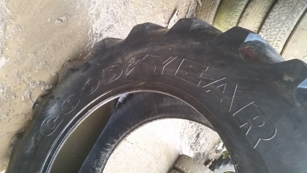 Old Stock Old Stock Rear Tyre Goodyear 20.8r38 5b03 - 타이어 장궤형 트랙터 용 : 사진 2 Old Stock Old Stock Rear Tyre Goodyear 20.8r38 5b03 - 타이어 장궤형 트랙터 용 : 사진 2