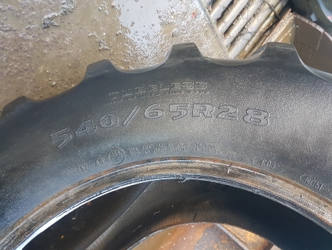 Tyre Dt820 Goodyear 540/65r28, 540/65 R28 - 타이어 장궤형 트랙터 용 : 사진 2 Tyre Dt820 Goodyear 540/65r28, 540/65 R28 - 타이어 장궤형 트랙터 용 : 사진 2