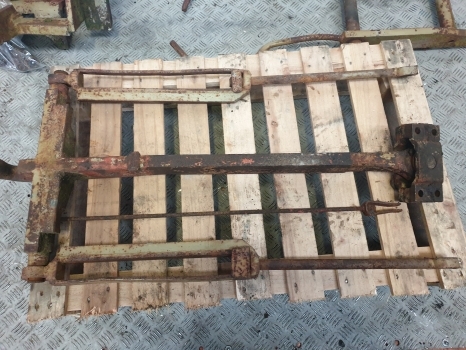 Zetor Crystal 8011 Complete Pick Up Hitch Will Also Fit Ursus - 퀵 커플러 장궤형 트랙터 용 : 사진 2 Zetor Crystal 8011 Complete Pick Up Hitch Will Also Fit Ursus - 퀵 커플러 장궤형 트랙터 용 : 사진 2