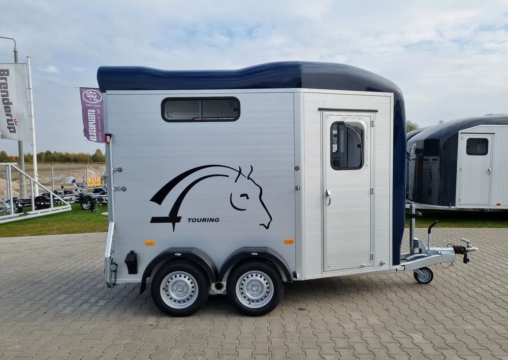 CHEVAL LIBERTÉ Touring Country + siodlarnia | przyczepa dla dwóch koni z rampą z przodu | 2000 kg DMC - 말 트레일러 : 사진 4 CHEVAL LIBERTÉ Touring Country + siodlarnia | przyczepa dla dwóch koni z rampą z przodu | 2000 kg DMC - 말 트레일러 : 사진 4