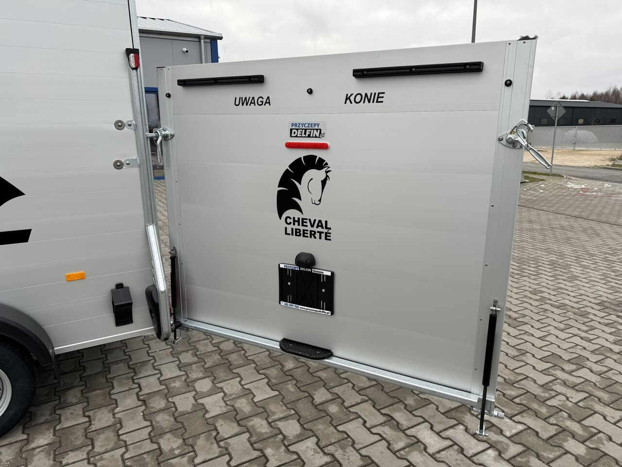 신규 말 트레일러 Cheval Liberté Touring Country XL na dwa konie z dużą siodlarnią 2.2T DMC : 사진 19
