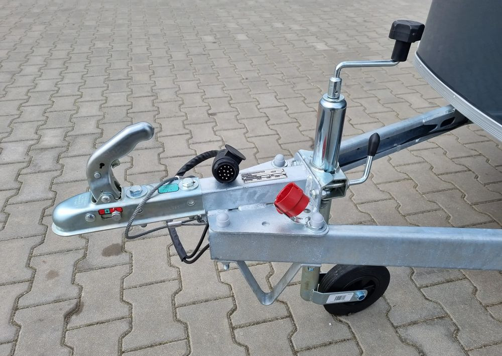 DEBON C255SF PPL + drzwi boczne - 밀폐형 박스 트레일러 : 사진 5 DEBON C255SF PPL + drzwi boczne - 밀폐형 박스 트레일러 : 사진 5