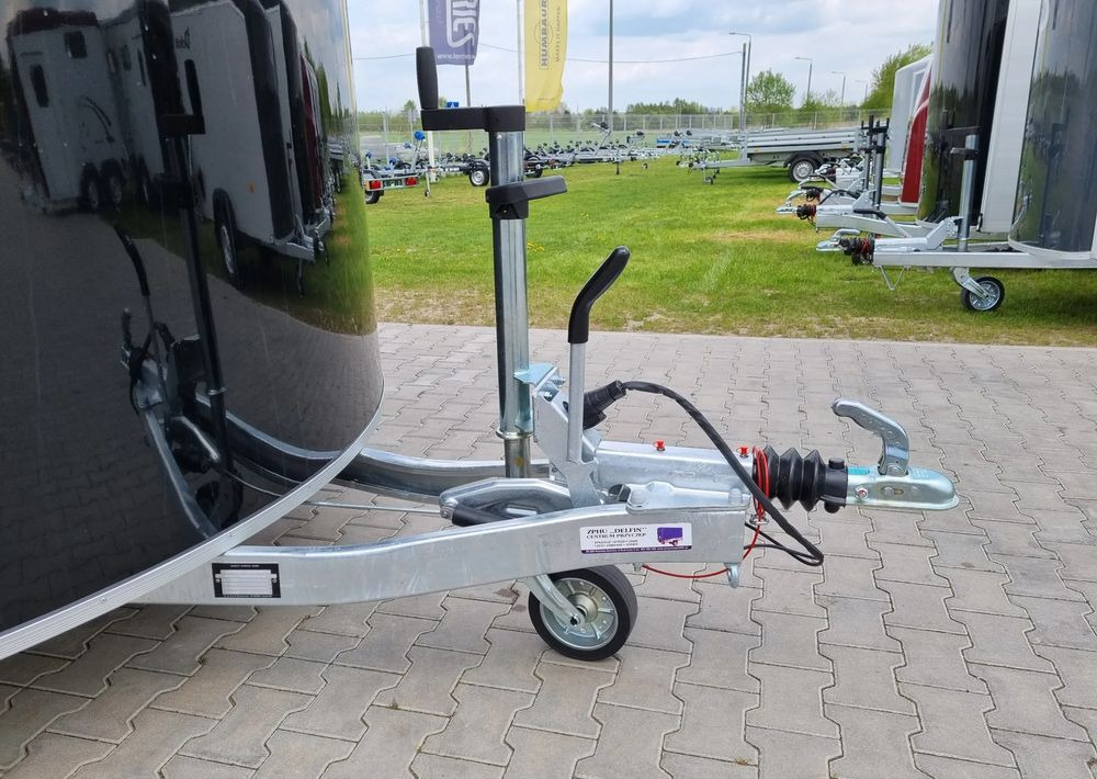 DEBON Furgon C500 ALU + drzwi boczne - 밀폐형 박스 트레일러 : 사진 4 DEBON Furgon C500 ALU + drzwi boczne - 밀폐형 박스 트레일러 : 사진 4