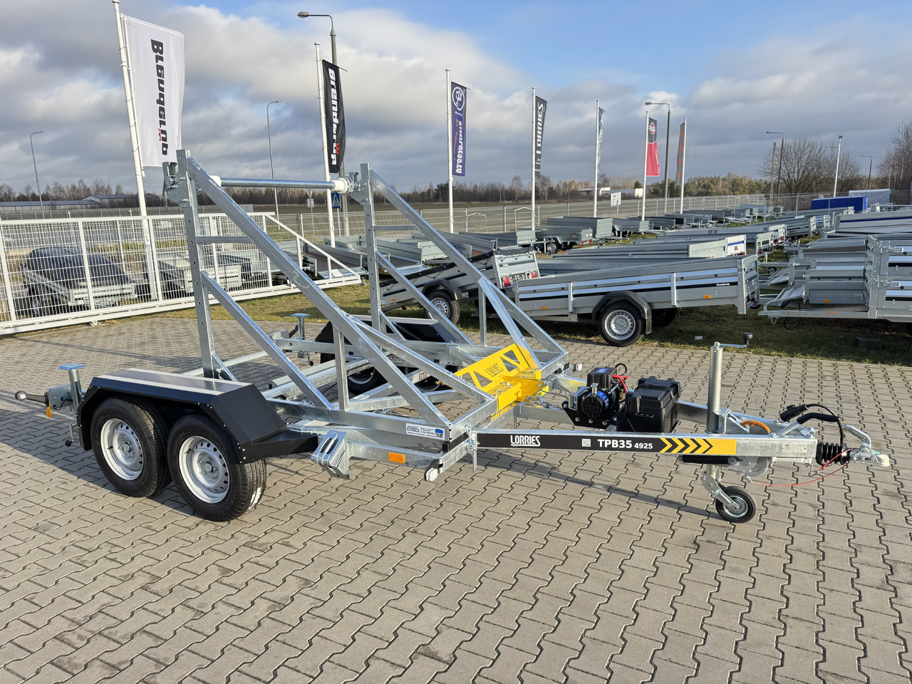 LORRIES TPB35-4925 + wciągarka elektryczna | 3500kg - 케이블 트레일러 : 사진 1 LORRIES TPB35-4925 + wciągarka elektryczna | 3500kg - 케이블 트레일러 : 사진 1
