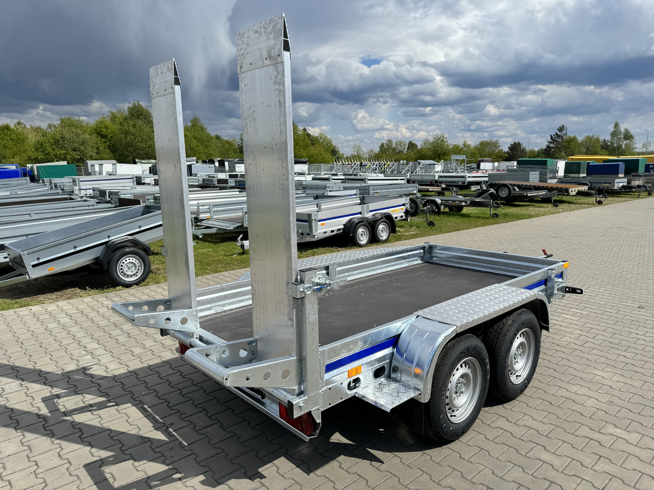 신규 플랜트 트레일러 Wiola B2730 GVW 2700 kg machine transporter mini excavator 292x142 cm : 사진 6 신규 플랜트 트레일러 Wiola B2730 GVW 2700 kg machine transporter mini excavator 292x142 cm : 사진 6