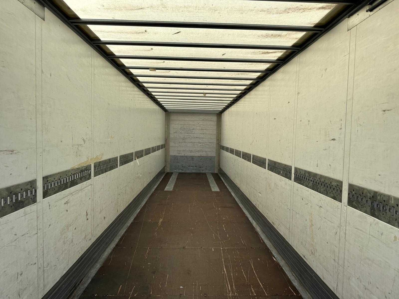 Schmitz Izoterma Kontener Box, 2017r, roleta , 481083 km , z Francji - 등온 세미 트레일러 : 사진 5 Schmitz Izoterma Kontener Box, 2017r, roleta , 481083 km , z Francji - 등온 세미 트레일러 : 사진 5