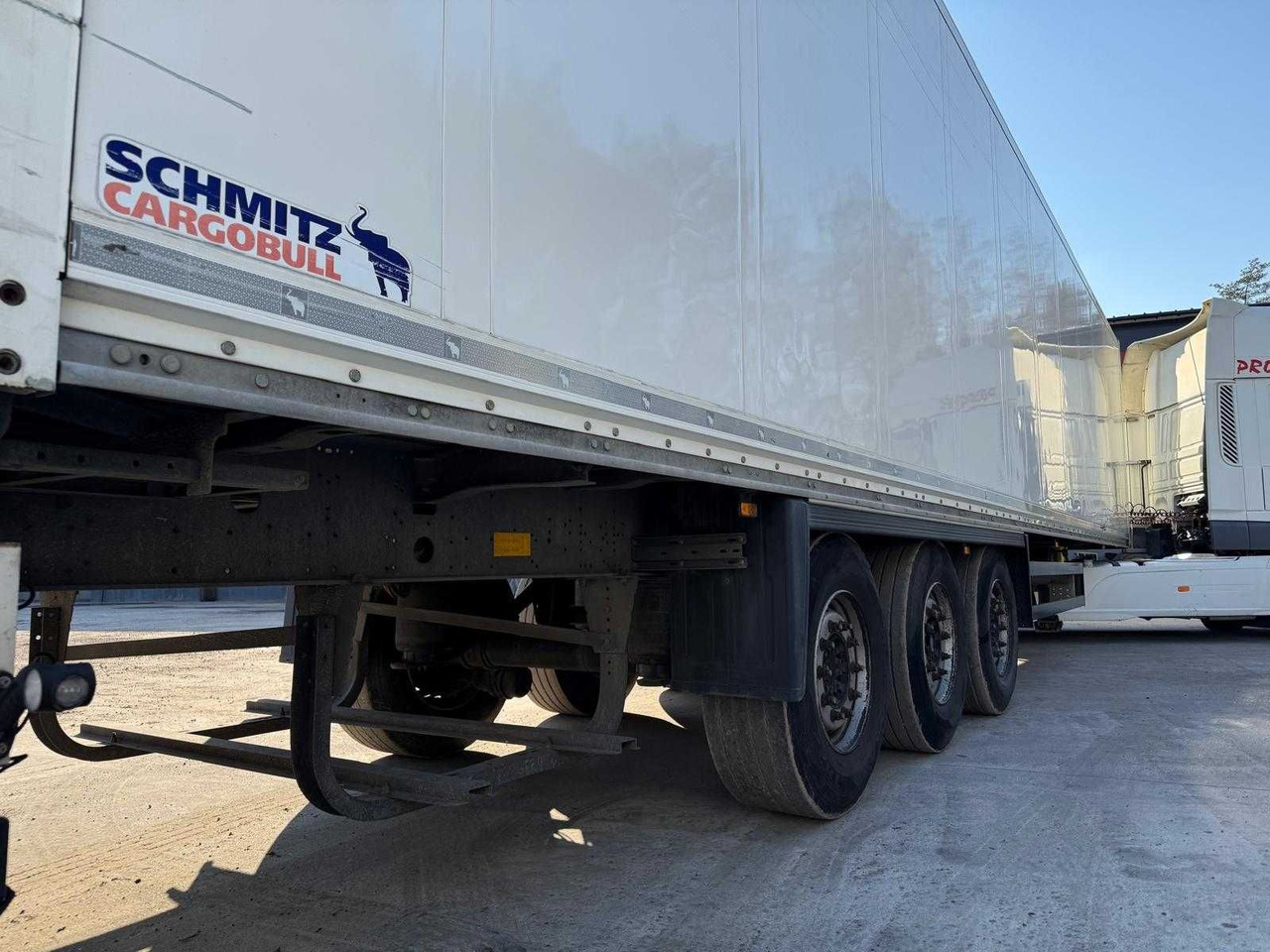 Schmitz Izoterma Kontener Box, 2017r, roleta , 481083 km , z Francji - 등온 세미 트레일러 : 사진 4 Schmitz Izoterma Kontener Box, 2017r, roleta , 481083 km , z Francji - 등온 세미 트레일러 : 사진 4