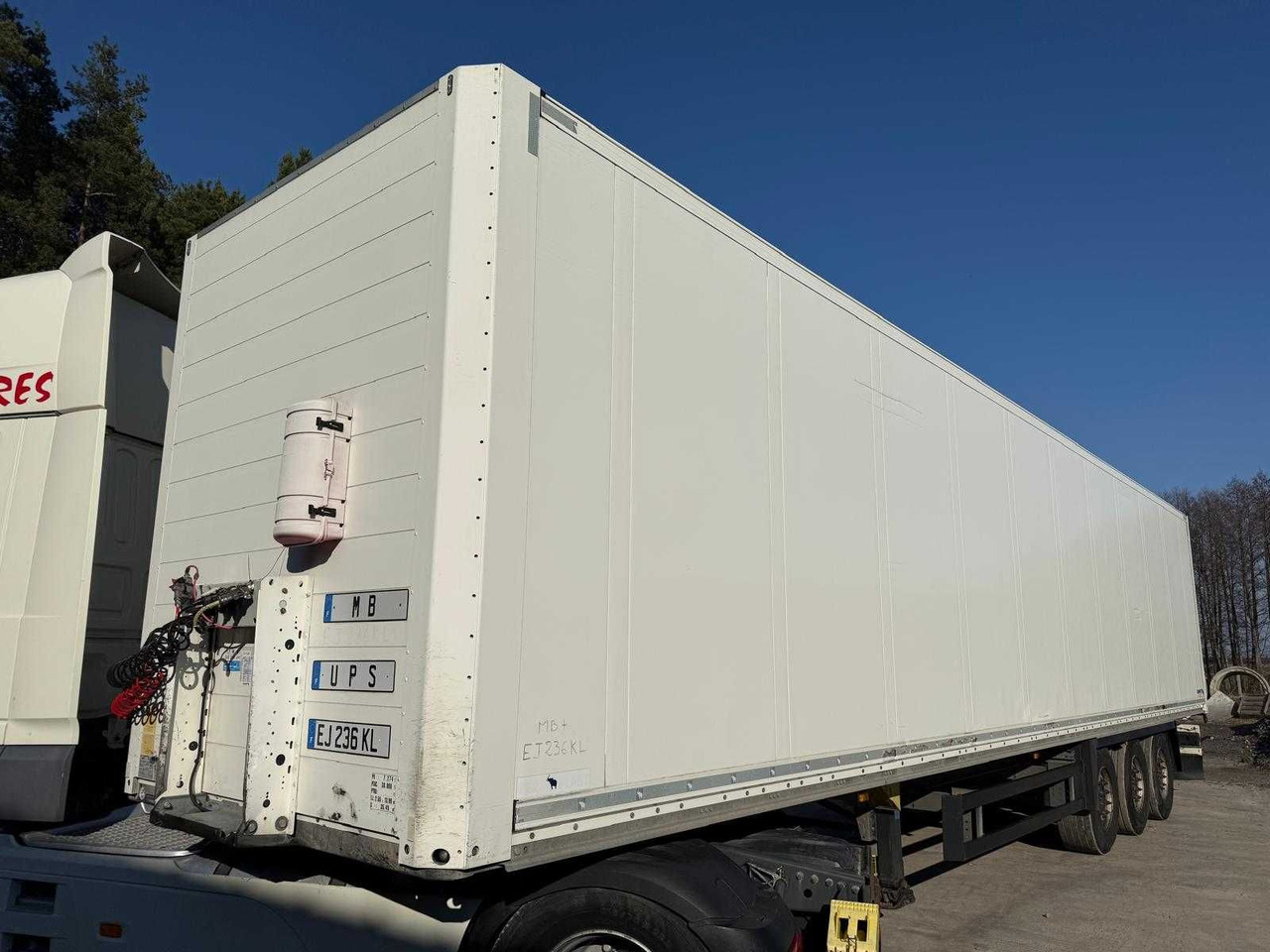 Schmitz Izoterma Kontener Box, 2017r, roleta , 481083 km , z Francji - 등온 세미 트레일러 : 사진 1 Schmitz Izoterma Kontener Box, 2017r, roleta , 481083 km , z Francji - 등온 세미 트레일러 : 사진 1