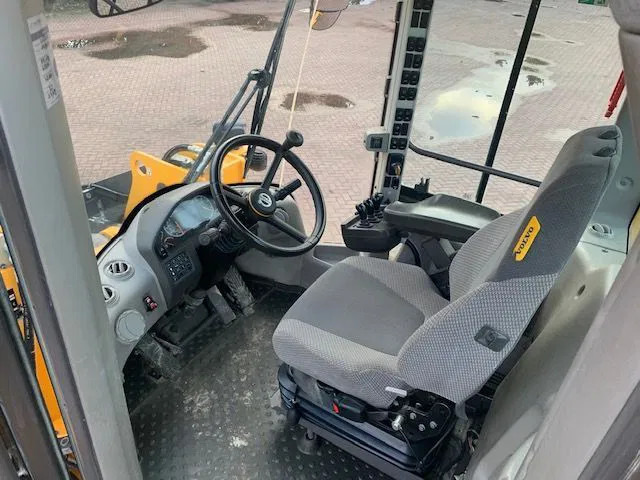 휠 로더 Volvo L120 H : 사진 18