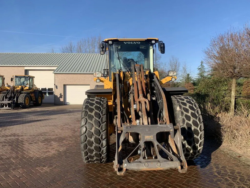 휠 로더 Volvo L120 H : 사진 7