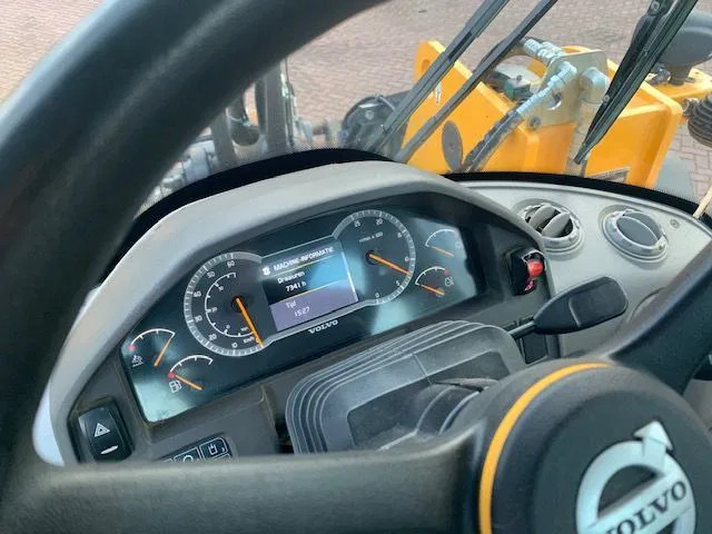 휠 로더 Volvo L120 H : 사진 19