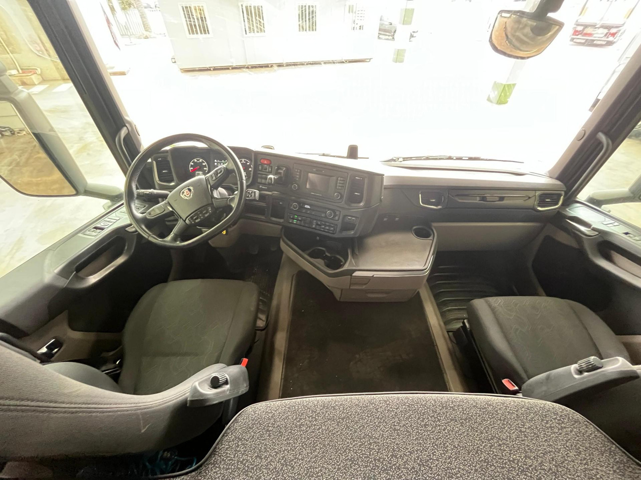 Scania R450 CR20H Retarder - 트랙터 유닛 : 사진 4 Scania R450 CR20H Retarder - 트랙터 유닛 : 사진 4