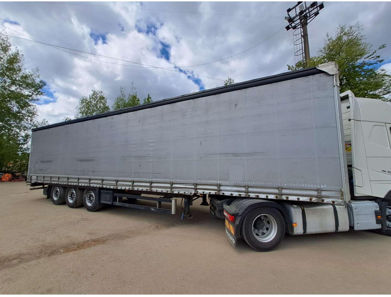 Schmitz Cargobull SCS24/L - 커튼사이더 세미 트레일러 : 사진 2 Schmitz Cargobull SCS24/L - 커튼사이더 세미 트레일러 : 사진 2