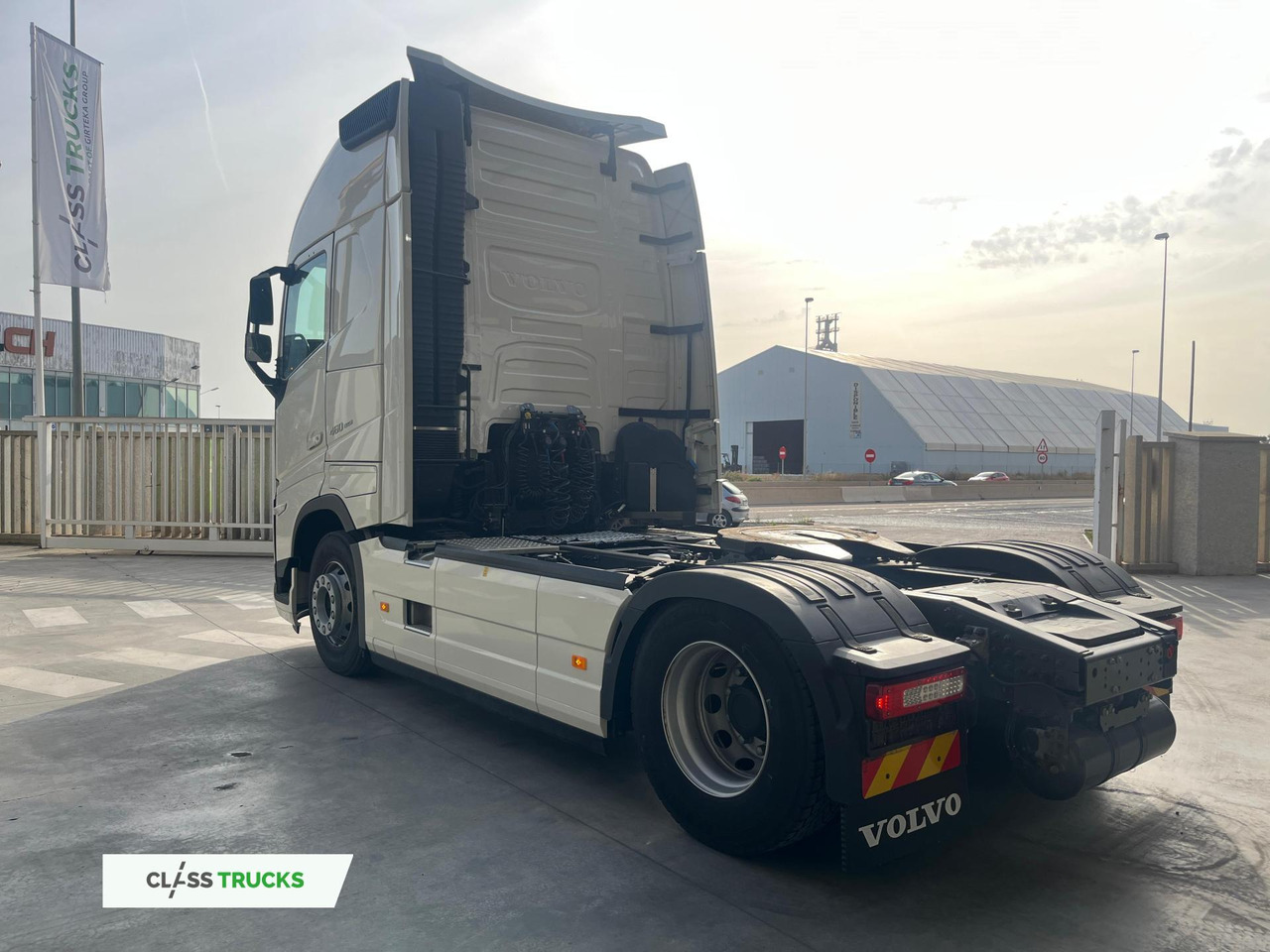 Volvo FH 460 Globetrotter XL i-Save Side Skirts - 트랙터 유닛 : 사진 4 Volvo FH 460 Globetrotter XL i-Save Side Skirts - 트랙터 유닛 : 사진 4