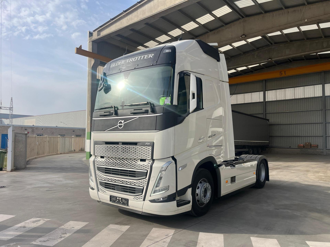 트랙터 유닛 Volvo FH 460 Globetrotter XL i-Save Side Skirts : 사진 1
