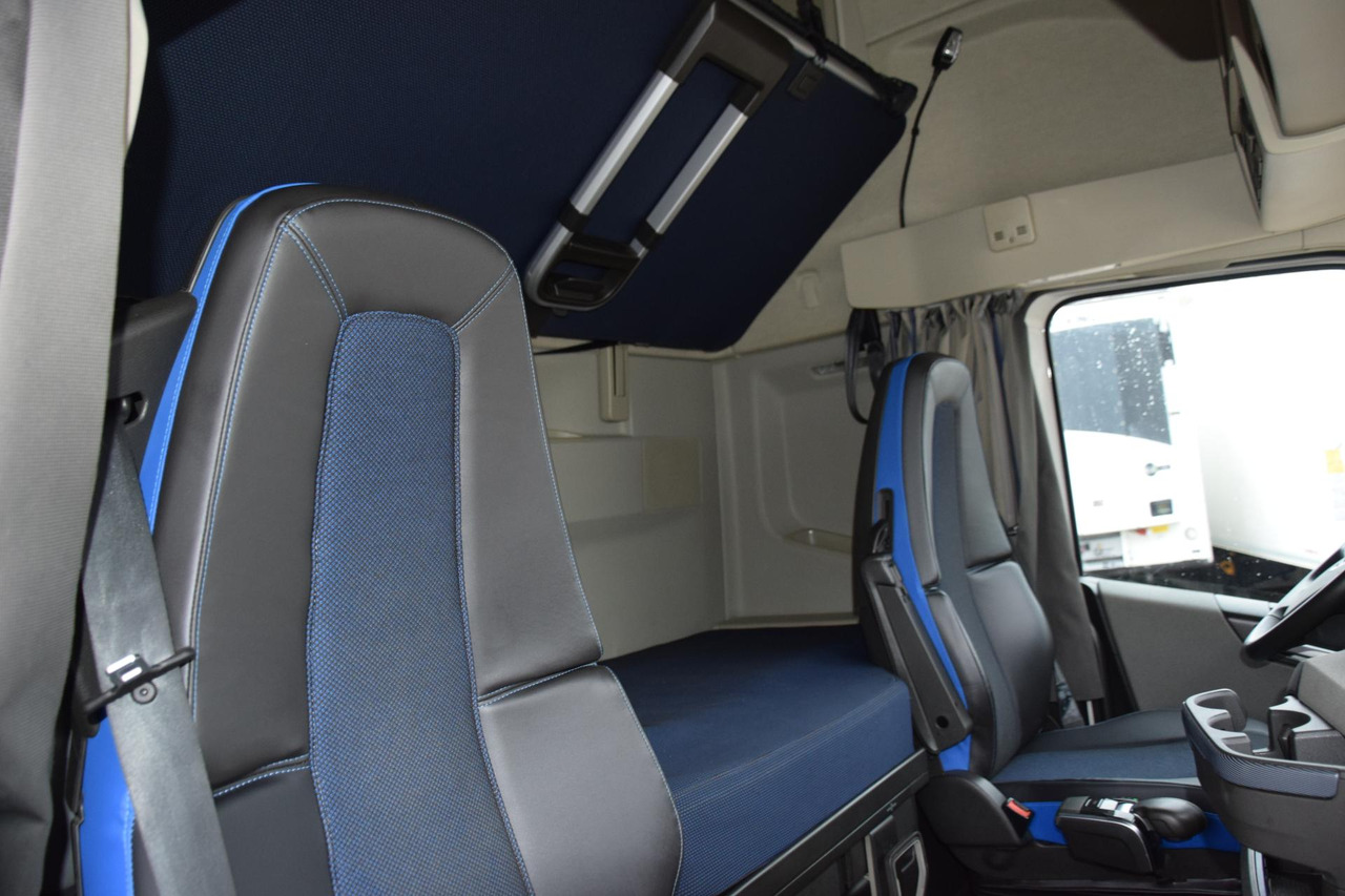 트랙터 유닛 Volvo FH 460 Globetrotter XL i-Save : 사진 13