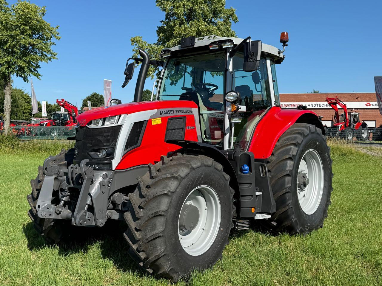 Massey Ferguson MF 6S.165 DYNA-VT - 장궤형 트랙터 : 사진 1 Massey Ferguson MF 6S.165 DYNA-VT - 장궤형 트랙터 : 사진 1