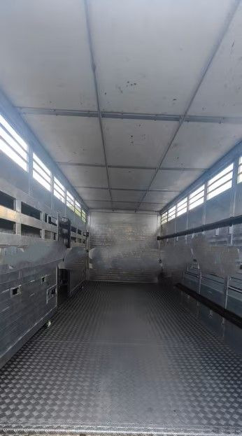 가축 트럭 DAF CF 400 Menke Einstock | Transport zwierząt jednopoziomowy | 2 kratownice do bydła| Retarder | Euro 6 : 사진 11 가축 트럭 DAF CF 400 Menke Einstock | Transport zwierząt jednopoziomowy | 2 kratownice do bydła| Retarder | Euro 6 : 사진 11