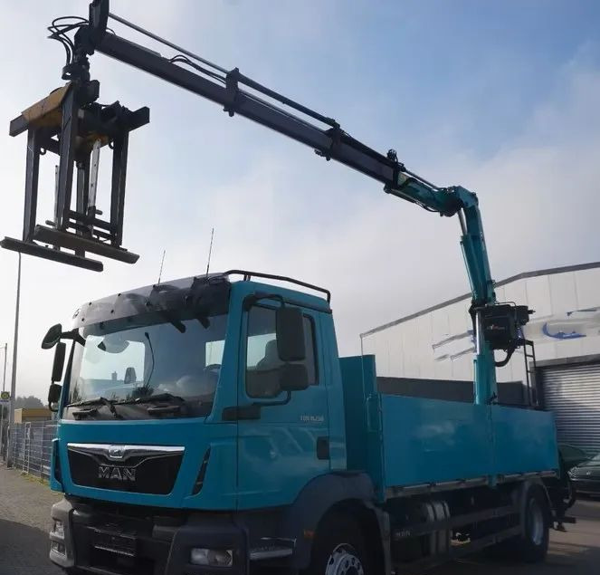 MAN TGS 18.290 | Żuraw Hyva HB 150 | Euro 6 | Automat | 1. właściciel | 4X2 | Przebieg 160 124 ! - 드롭사이드/ 플랫베드 트럭, 크레인 트럭 : 사진 4 MAN TGS 18.290 | Żuraw Hyva HB 150 | Euro 6 | Automat | 1. właściciel | 4X2 | Przebieg 160 124 ! - 드롭사이드/ 플랫베드 트럭, 크레인 트럭 : 사진 4