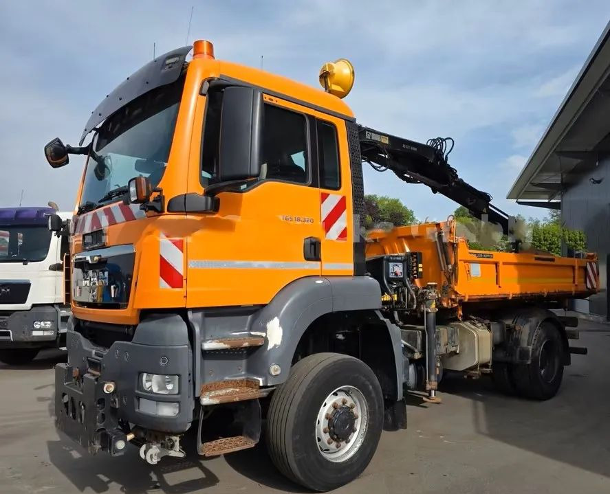 MAN TGS 18.320 4x4 – Wywrotka trójstronna Meiller + Kran HIAB | Komunalny | Euro 5 - 덤프트럭 : 사진 2 MAN TGS 18.320 4x4 – Wywrotka trójstronna Meiller + Kran HIAB | Komunalny | Euro 5 - 덤프트럭 : 사진 2